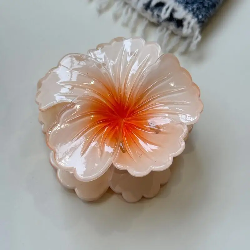1 summer shell flower hair clip, large shark grab clip, hair accessory, headwear, feminine updo hair clip