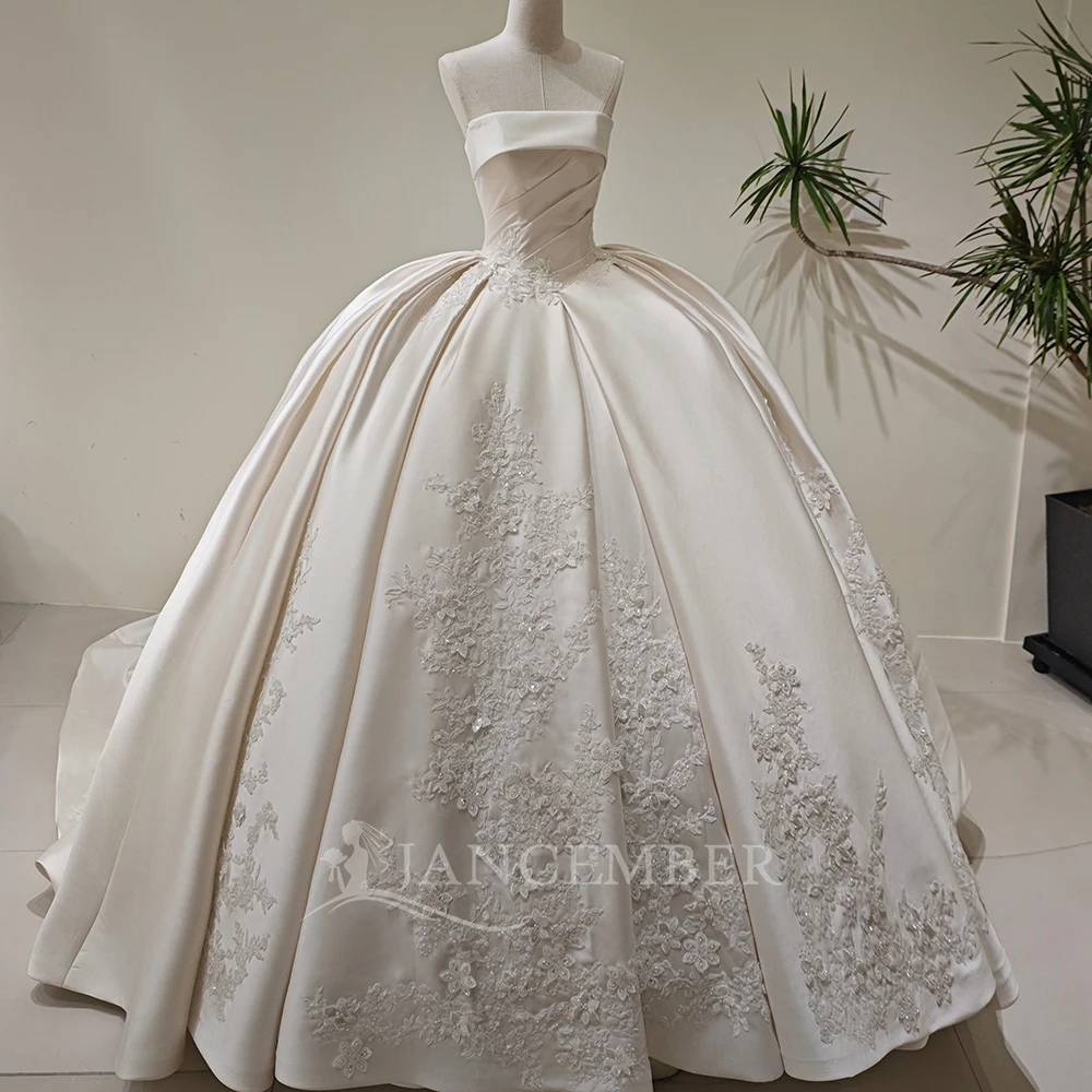 Exquisite First-rate Wedding Dress 2026 Elegant Satin Wedding Ball Gown Strapless Backless Customized robe de mariée