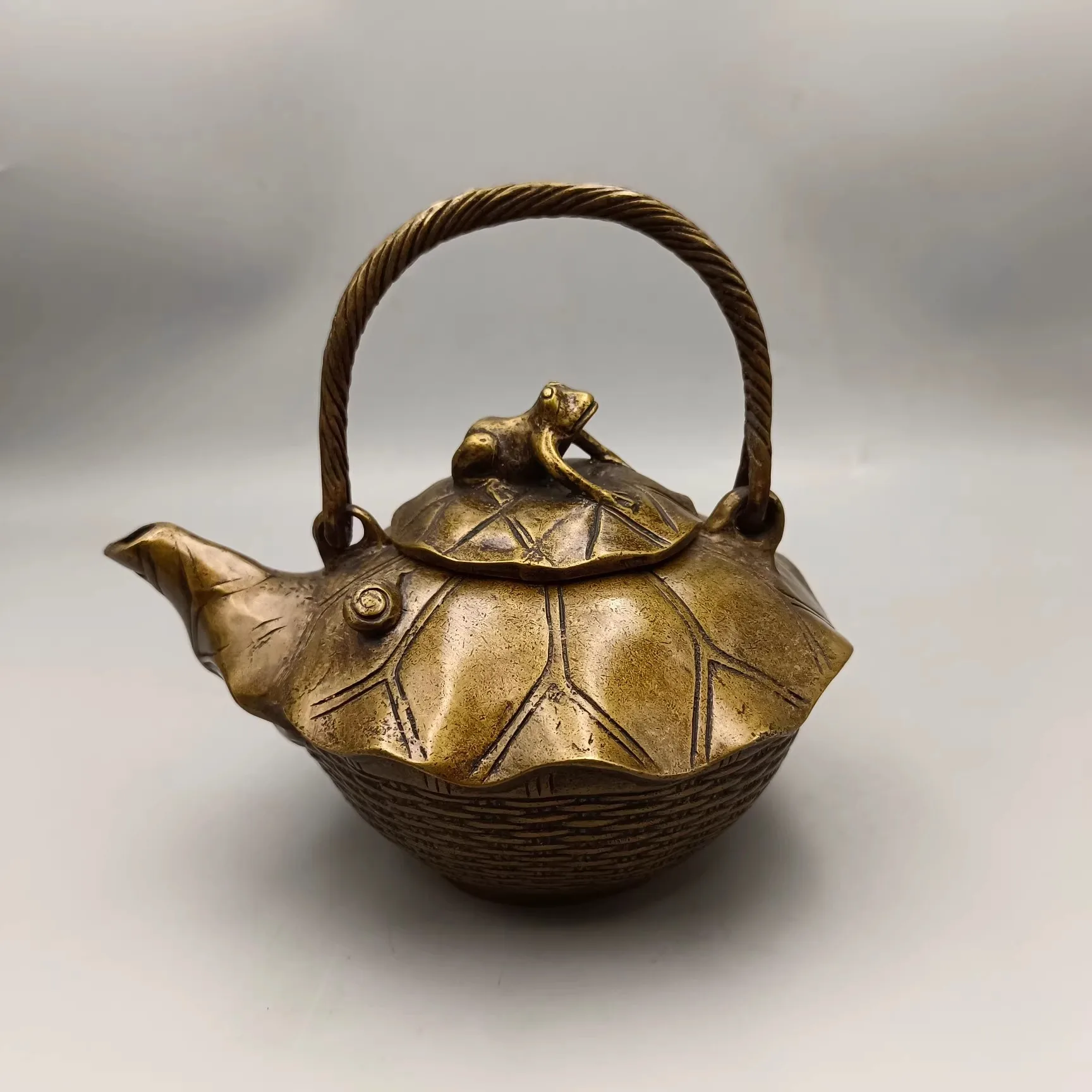 Old  copper teapot, Frog on Lotus Leaf Copper Wine Pot with Handle Antique Bronze Ware Collection Copper Ornament