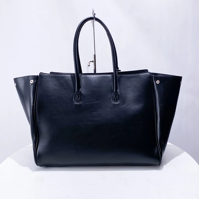 Large Capacity Tote Bags For Women Luxury Designer Handbags And Purses 2024 New In Vintage Moto & Bike Lock Decoration Shoulder