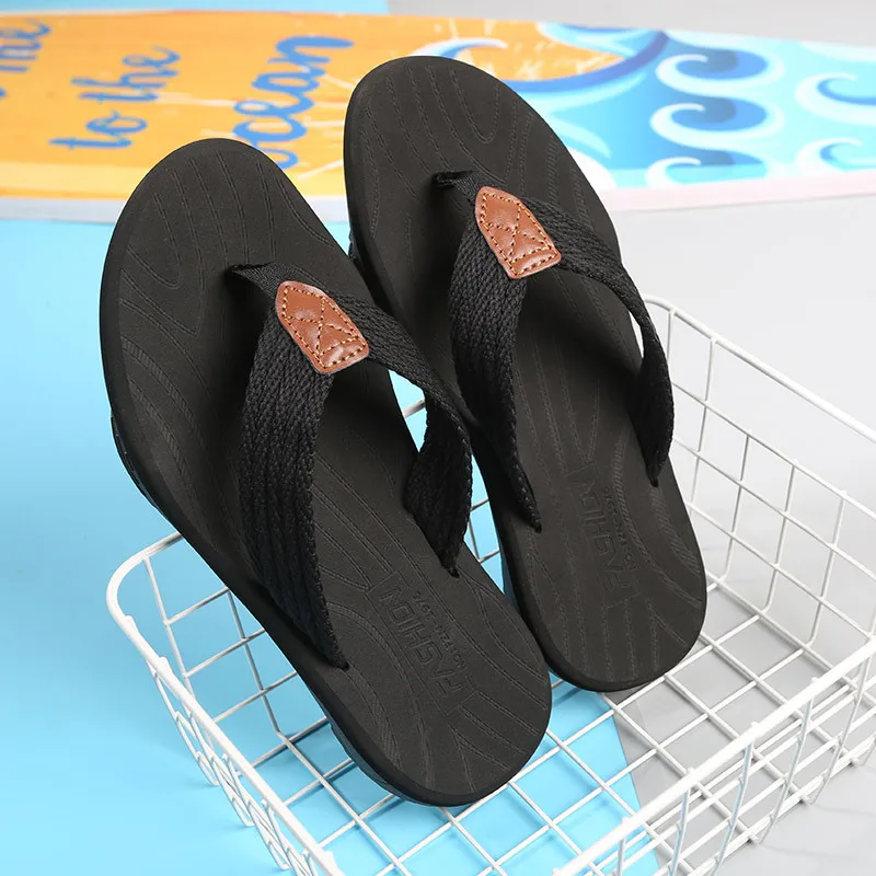 The New Neutral Soft Sole Is Not Easy To Slip People Word Drag Fashion Trend Men's Foot Slippers Casual Beach Shoes Women