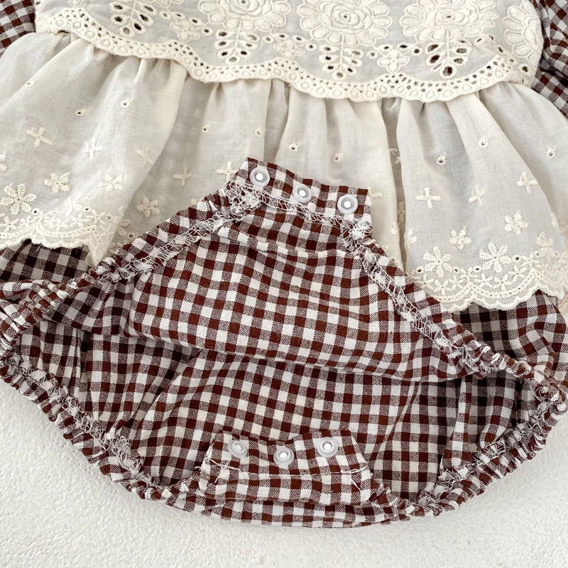 Autumn new baby clothing, 0-3 year old female baby, cute lace hem, small skirt, triangle HaYi crawling clothes for little ladies