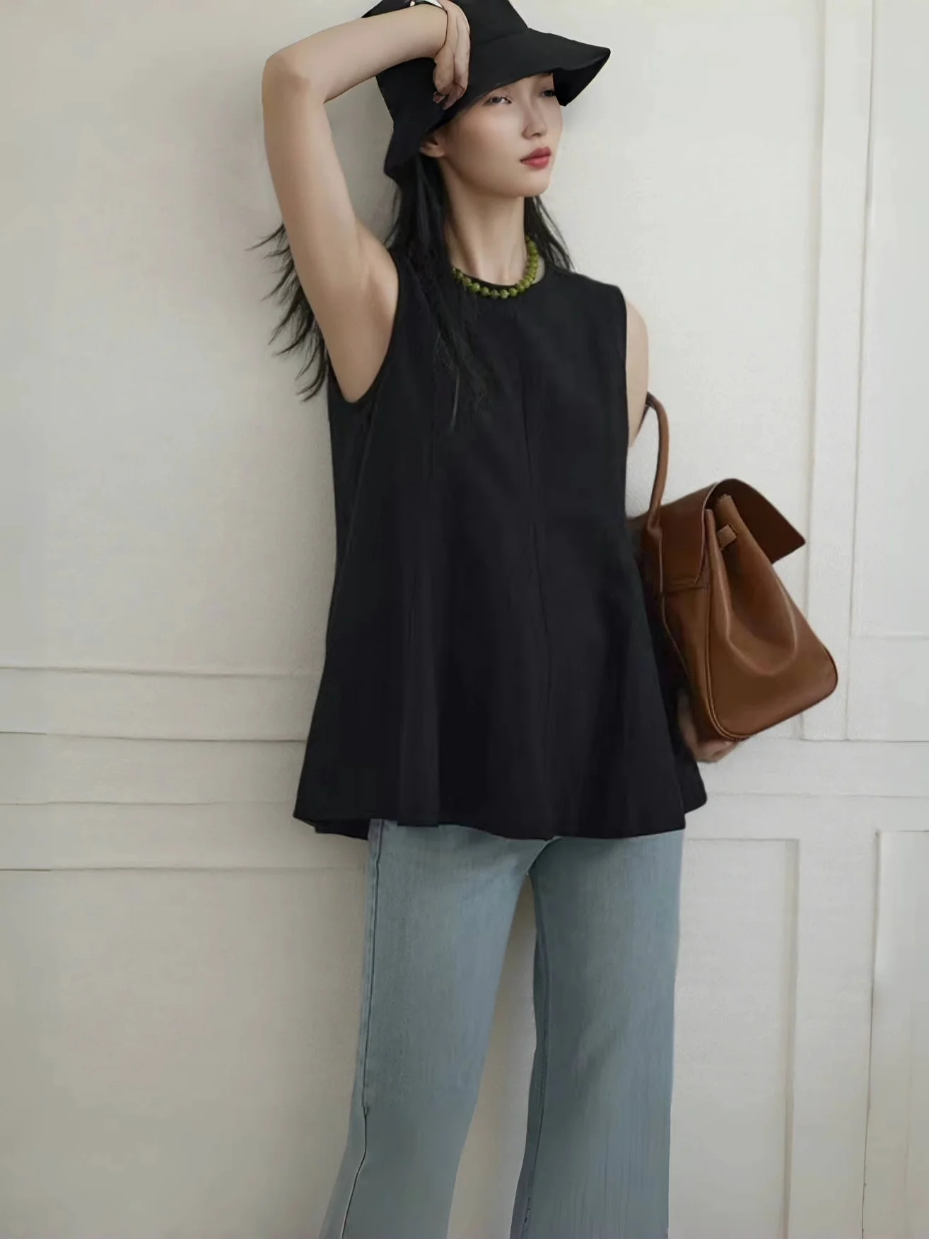 

Весна-Лето 2026: Новая коллекция! Женский топ свободного кроя с круглым вырезом, элегантный и комфортный, для повседневного образа.