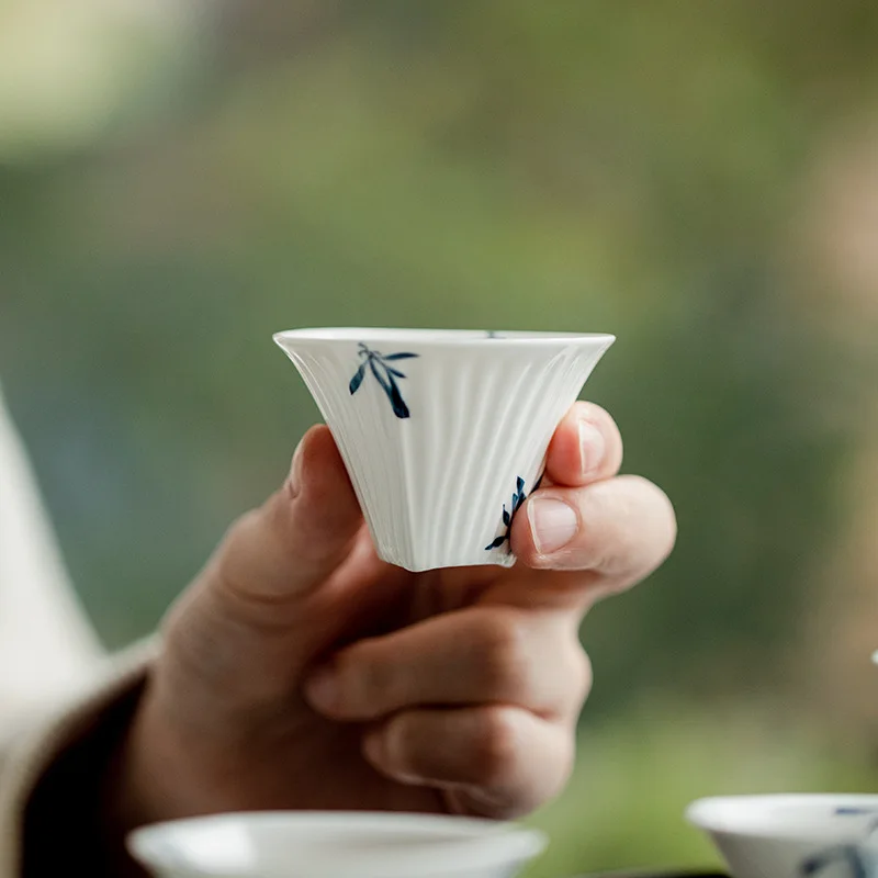 

Чистая ручная роспись бабочка орхидея трехногая чайная чашка бытовая керамическая чайная чашка одна мастерская чашка кунг-фу чайная чашка