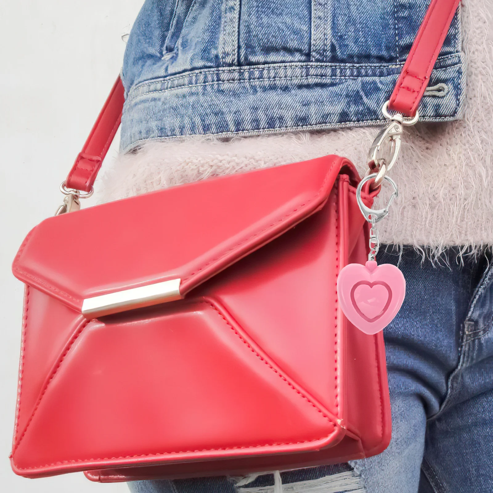 إنذار شخصي على شكل قلب مع ضوء LED ساطع، جهاز ديسيبل عالي للنساء في الهواء الطلق