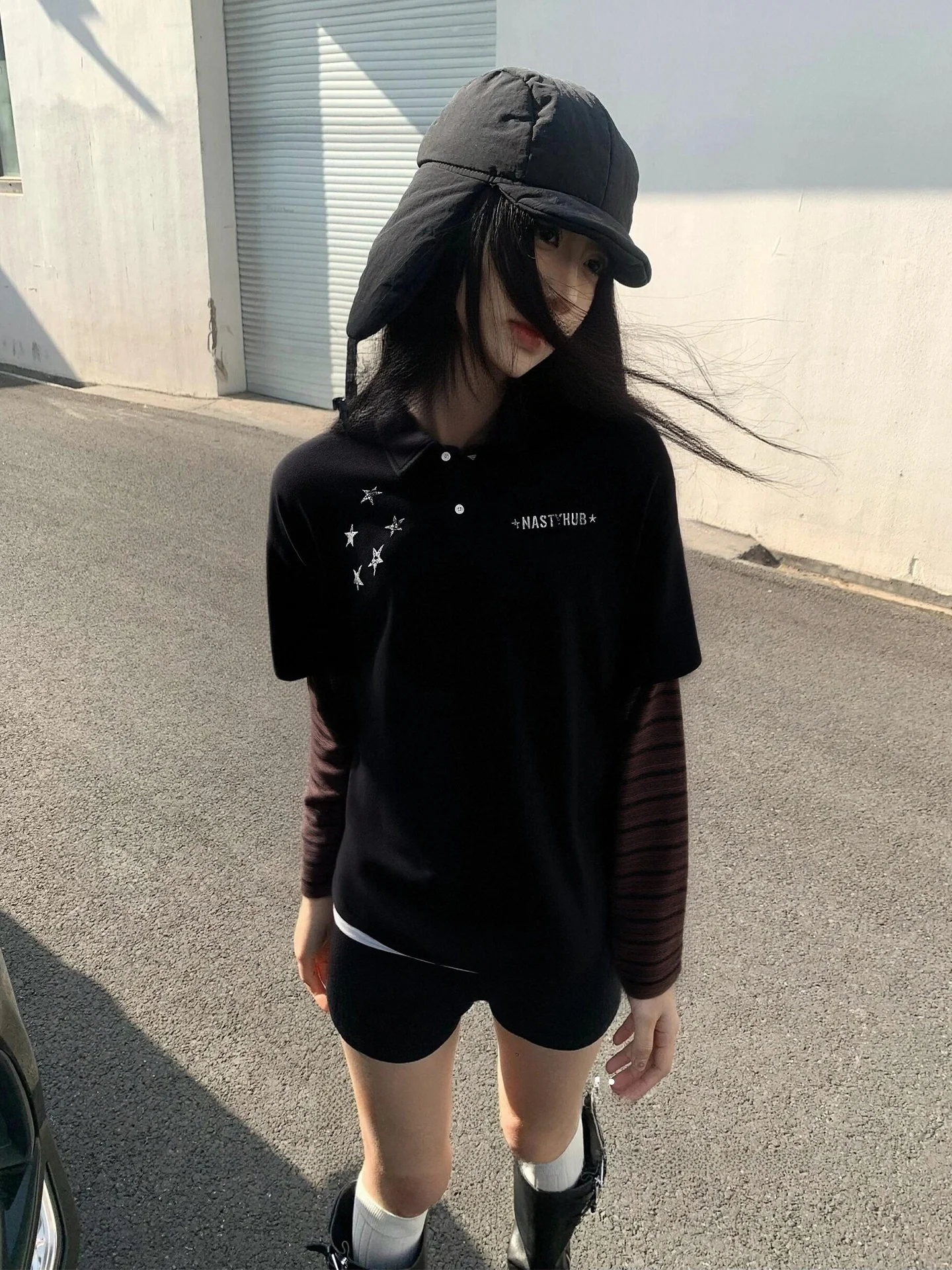 

Ретро-американская женская футболка с длинным рукавом, полосатым принтом, имитация двухслойности, свободный крой, для ранней весны, модный уличный стиль