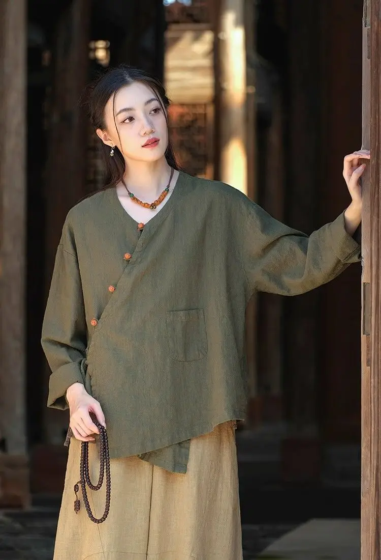 Neue chinesische Damenbekleidung: Locker geschnittenes Retro-Hemd mit schrägem Kragen, literarischer Retro-Cardigan aus Baumwolle und Leinen, Zen-Tea-Jacke – Detail 9