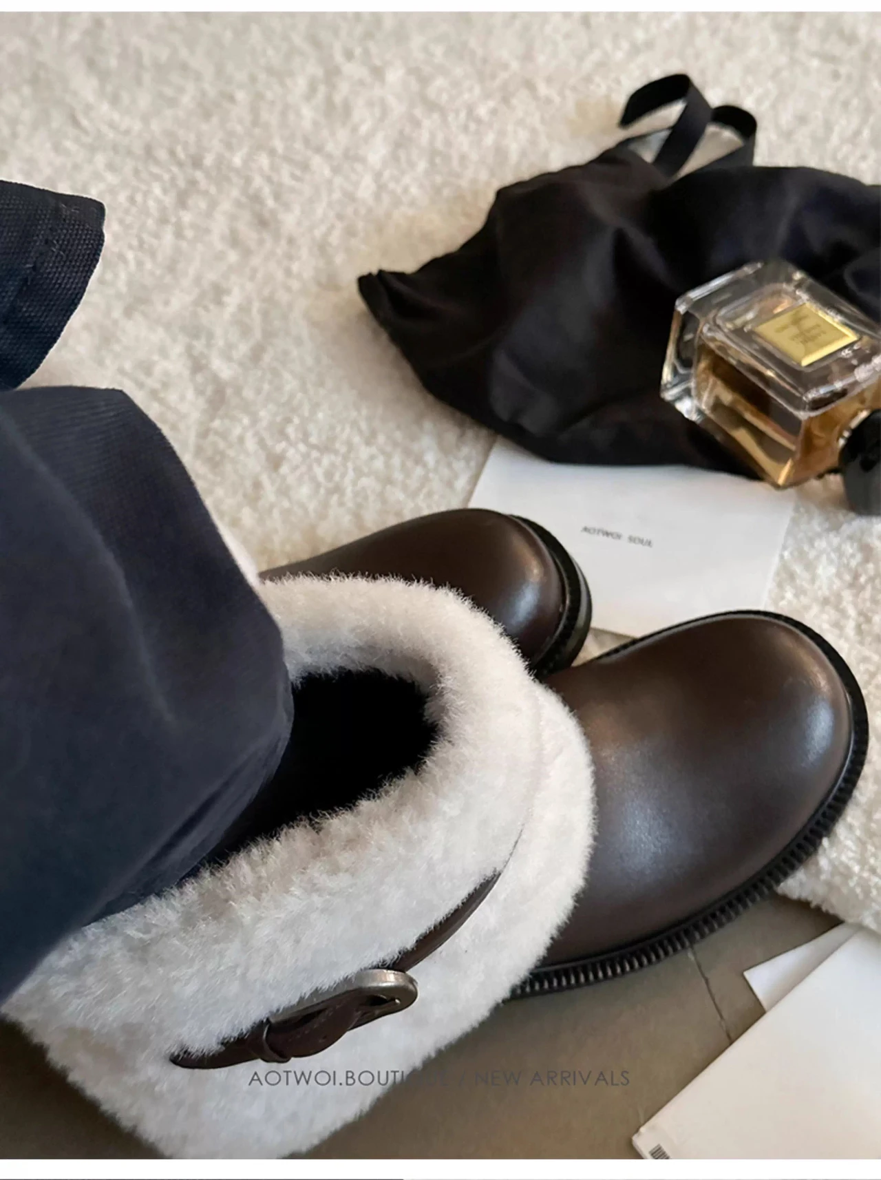 النساء أحذية الثلوج الأبيض أفخم الشتاء الثلوج الأحذية المسطحة القاع أنبوب قصير سميكة وحيد منصة الراحة الدافئة الثلوج الأحذية القطنية #1