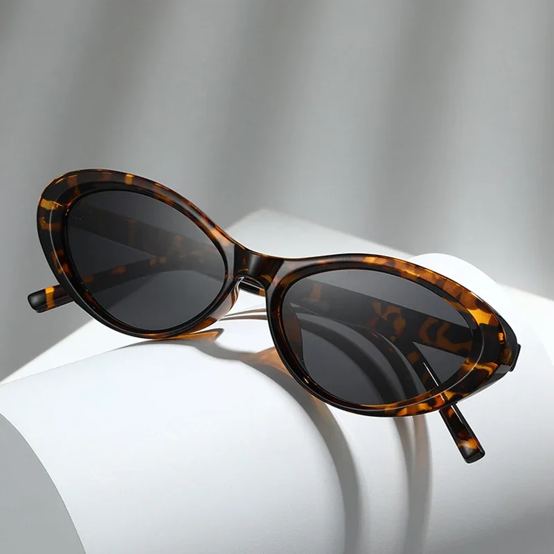 JNPCXI Neue Katzenaugen-Sonnenbrille für Damen, modische Grüntöne, UV400, Punk-Sonnenbrille für Herren – Detail 1