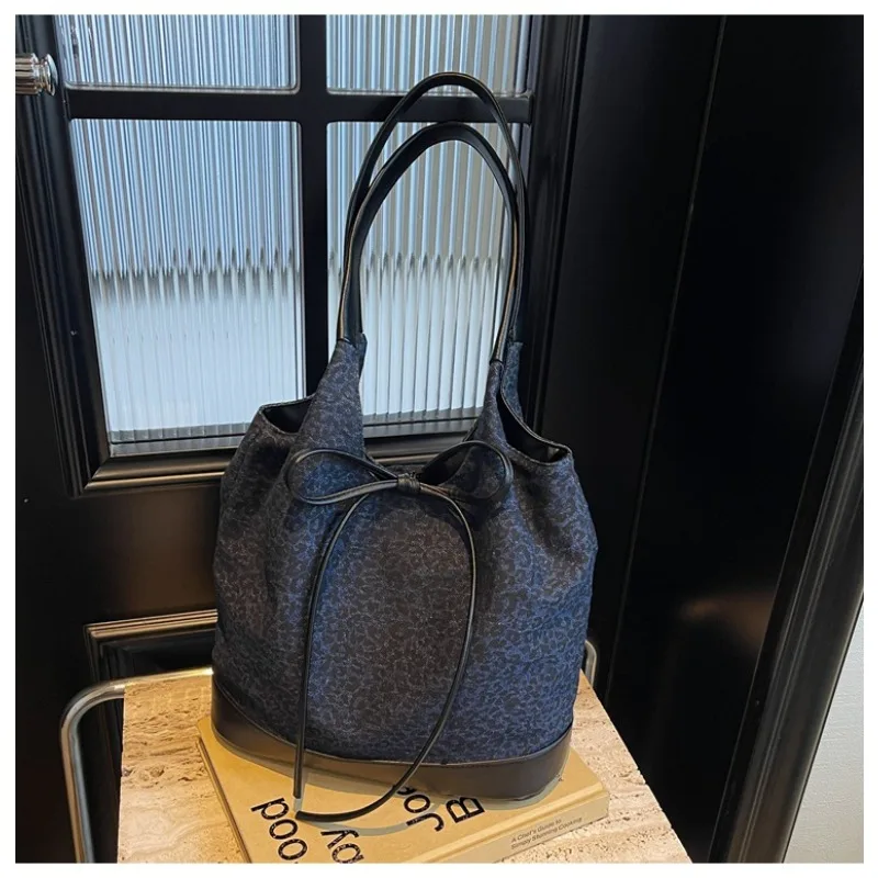 

Denim Shoulder Bag, Stylish Leopard Print Body Design, Fixed Shoulder Straps, Bow Decoration, Versatile Large-capacity Tote Bag