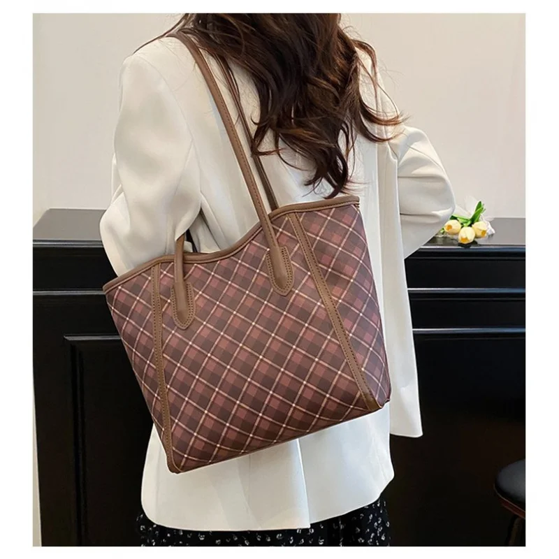 

High-End Women's Shoulder Bag Made Of Premium Leather With Trendy Design And Paris Vintage Daily Look​