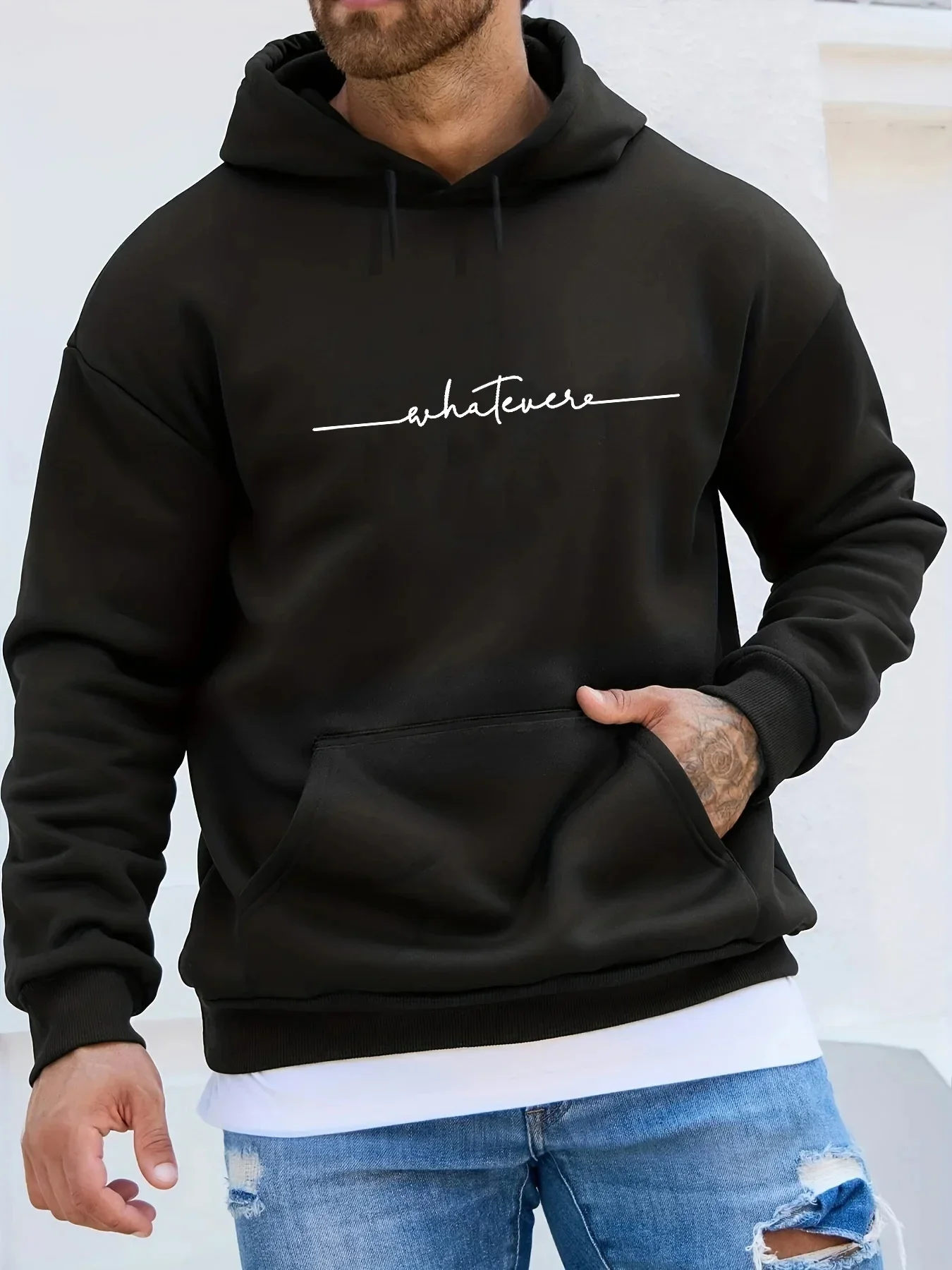 

The men's long-sleeved hooded sweatshirt is simple, loose, comfortable and fashionable, suitable for both autumn and winter