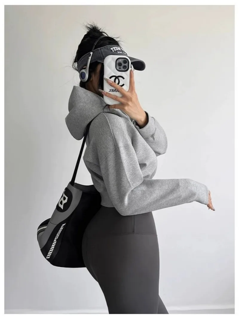 เสื้อฮู้ดแขนยาวผู้หญิง สไตล์ลำลอง ใส่สบาย ผลิตจากโพลีเอสเตอร์ เหมาะสำหรับฤดูหนาว