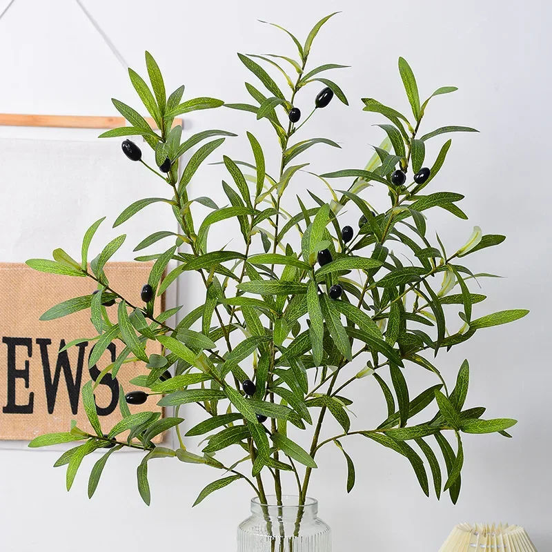 

Имитация оливкового листа с ветвями фруктовых деревьев и листьями для цветочной композиции в декоративных растениях в гостиной.