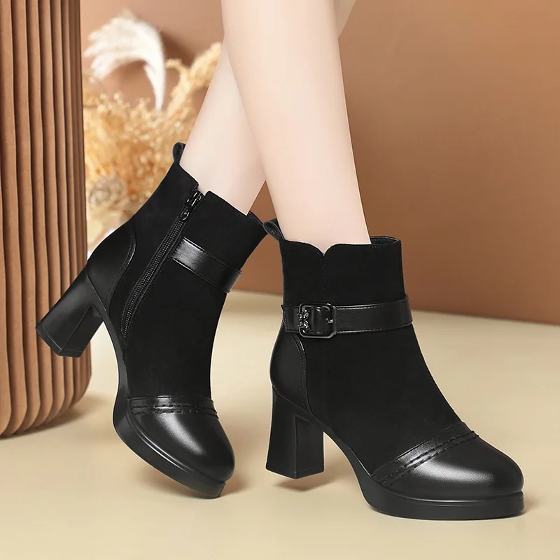 

Новая удобная элегантная женская обувь 7 см 9 см, зимние плюшевые ботинки на меху, кожаные ботильоны на высоком каблуке 2025 для офисной работы