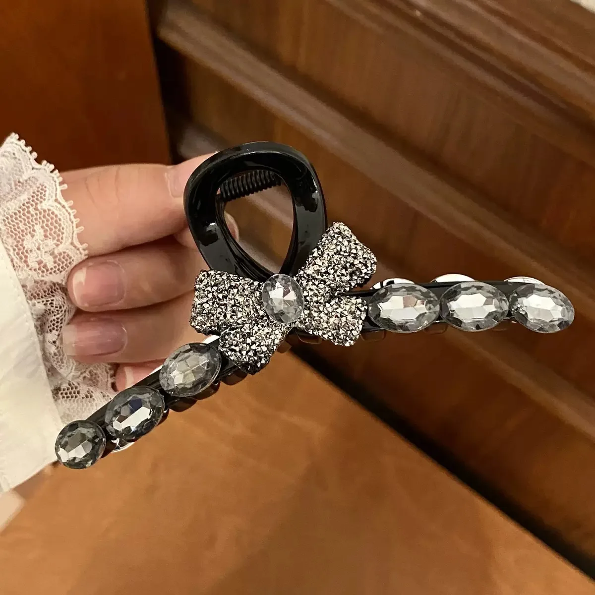 4 Stück elegante Haarklammern mit Schmetterlingsschleife für Damen, modische Strass-Haifischklammern, stilvolle Hochsteckfrisur, geeignet für den täglichen Gebrauch, Haar-Accessoires – Detail 5