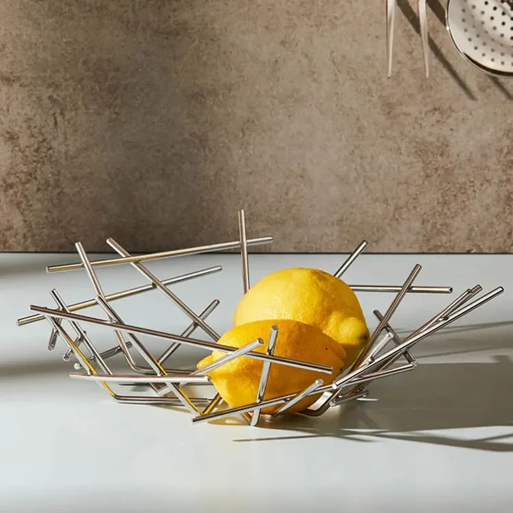 

Italian creative irregular metal lines hollow fruit basket model room home living room coffee table basket ornament