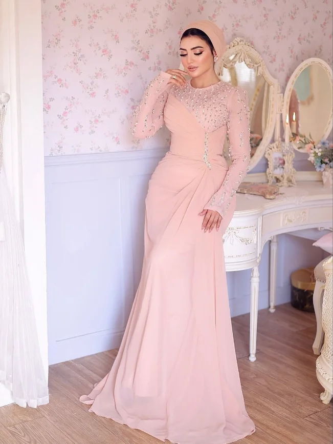 Vestidos de fiesta árabes musulmanes de gasa rosa, vestido de fiesta de noche de Oriente Medio de manga larga con cuentas de cristal fruncido, traje personalizado
