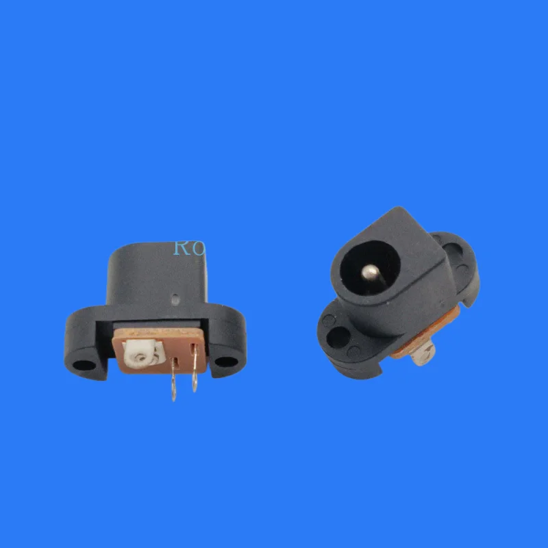 100pcs/ DC-017B DC power socket vertical straight plug 3-pin charging socket mother seat high temperature resistance with mounti