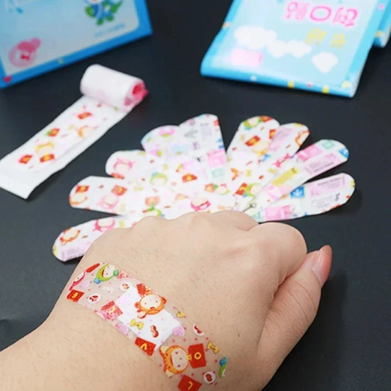 100pcs Cartoon Pattern Waterproof Hemostasis Adhesive Bandages Wound Plaster First Aid Emergency Kit Band Aid Stickers for Kids