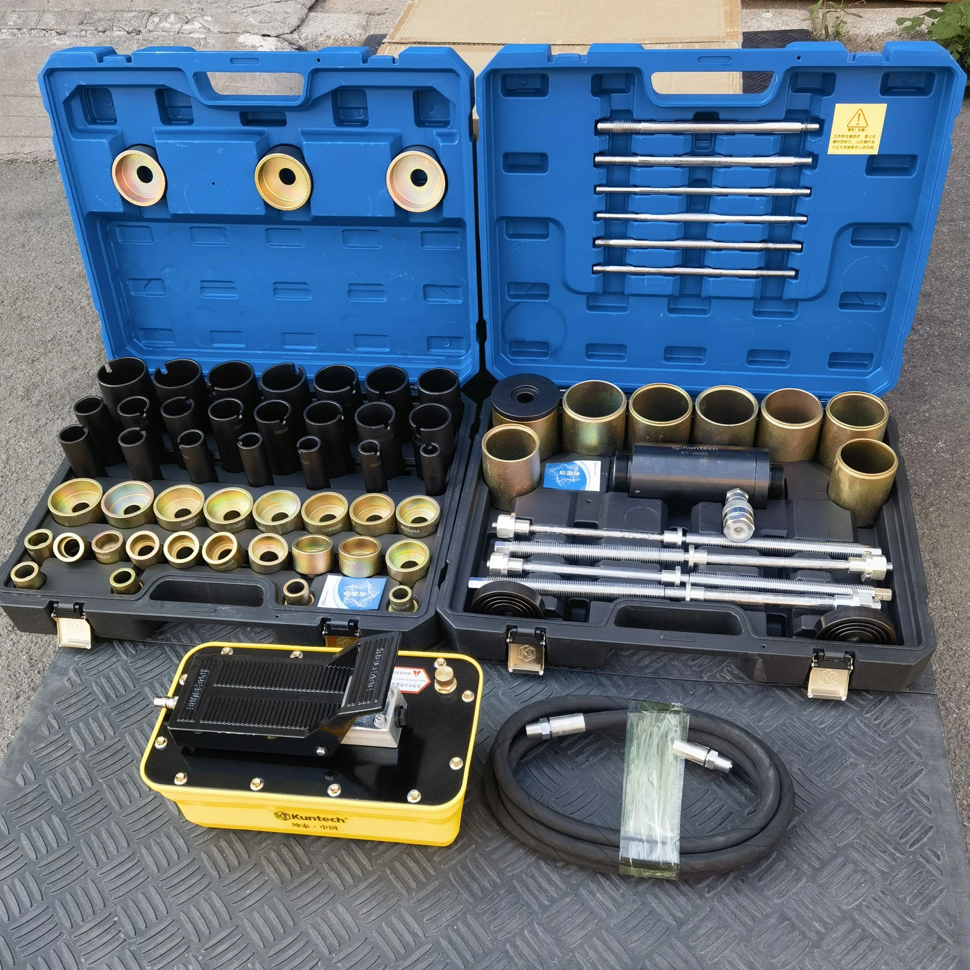 Pneumatic Hydraulic Automobile Chassis Rubber Sleeve Removal Tool Chassis Repair Equipment Swing Arm Rubber Sleeve Replacement