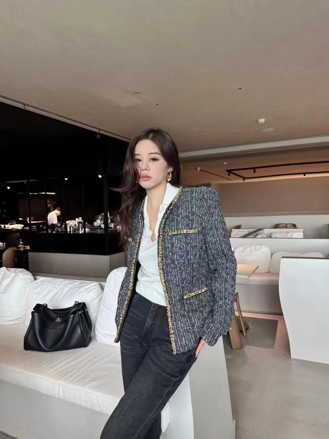 2024 Autumn/Winter New Women's Clothing Coarse woolen black gold contrasting lace woven jacket 0922