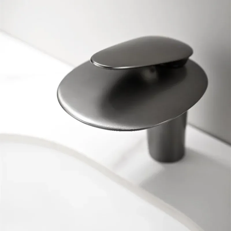New gun gray washbasin hot and cold faucet, bathroom cabinet under the counter basin all copper anti-splash washbasin