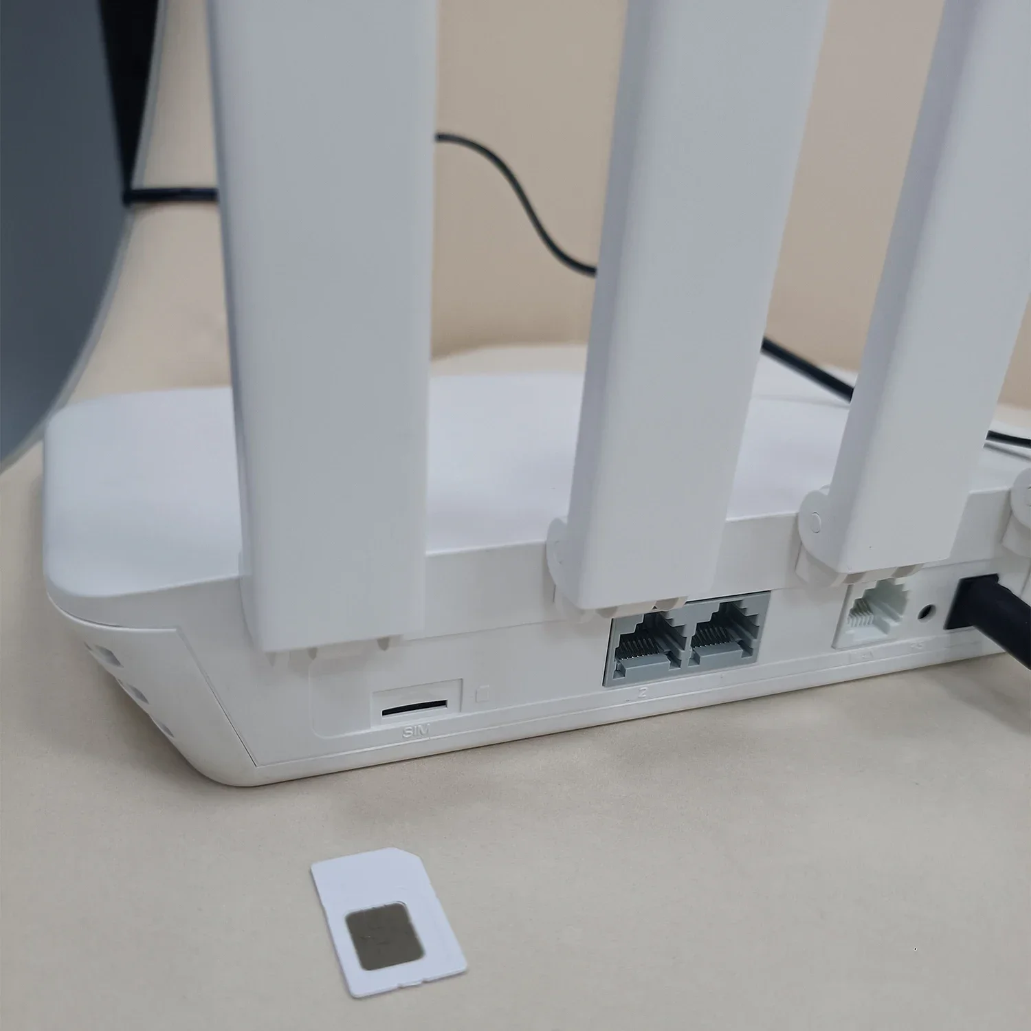 4g Router 300 MBit/s Modem WLAN-Router ec200aeuha SIM-Karte 2 * LAN WLAN externer Signal verstärker High Gain Antennen WE2805-C