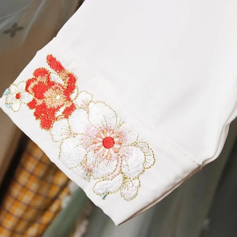 Chinesisches traditionelles weißes, mit Blumen besticktes, langärmeliges Hanfu-Oberteil für Frauen, Herbst, Retro-Pferdegesichtsrock, Oberteil in Übergröße 4XL