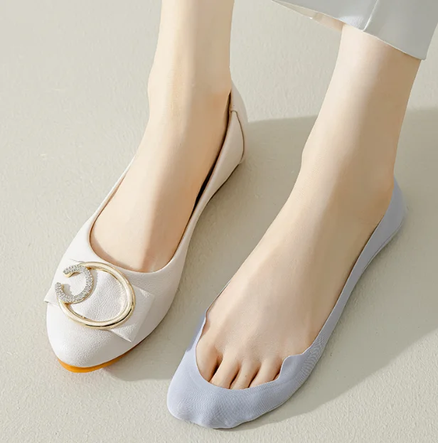 2 Pairs Ｗoman Anti-slip Invisible No Show Socks Summer Thin cotton material Solid Ice Silk Low Cut Protective Toe Sock Slippers