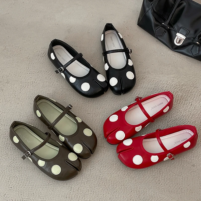 Big Polka Dot Women Retro Flats Mocasines Ballerina Shoe Mary Jane Style Tabi Ninja Shoes Split Hoof Toe Boat Shoes Female Shoes