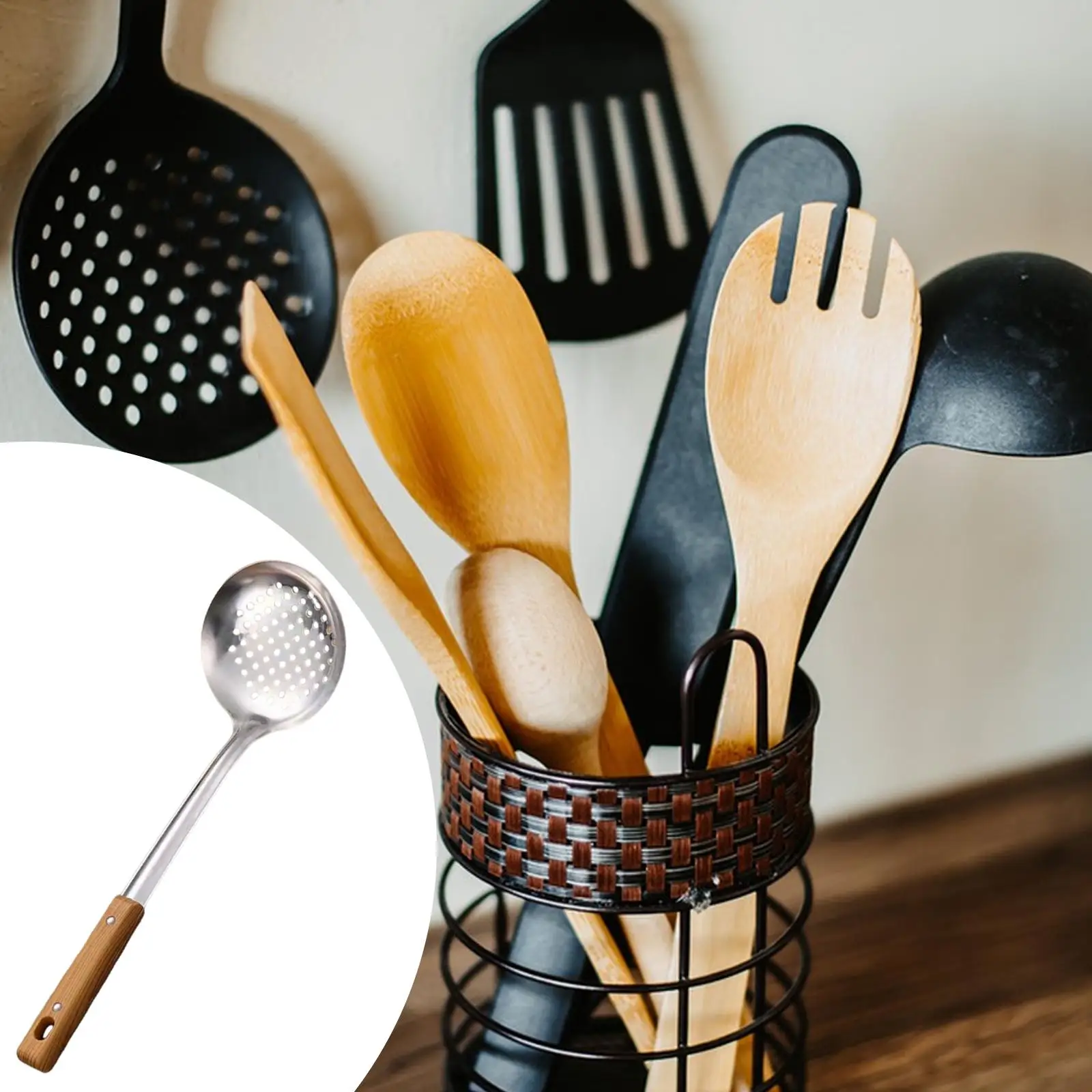 Practical And Handy Kitchen Utensil Made of Stainless Steel, Versatile for Use in Kitchens And Restaurants.