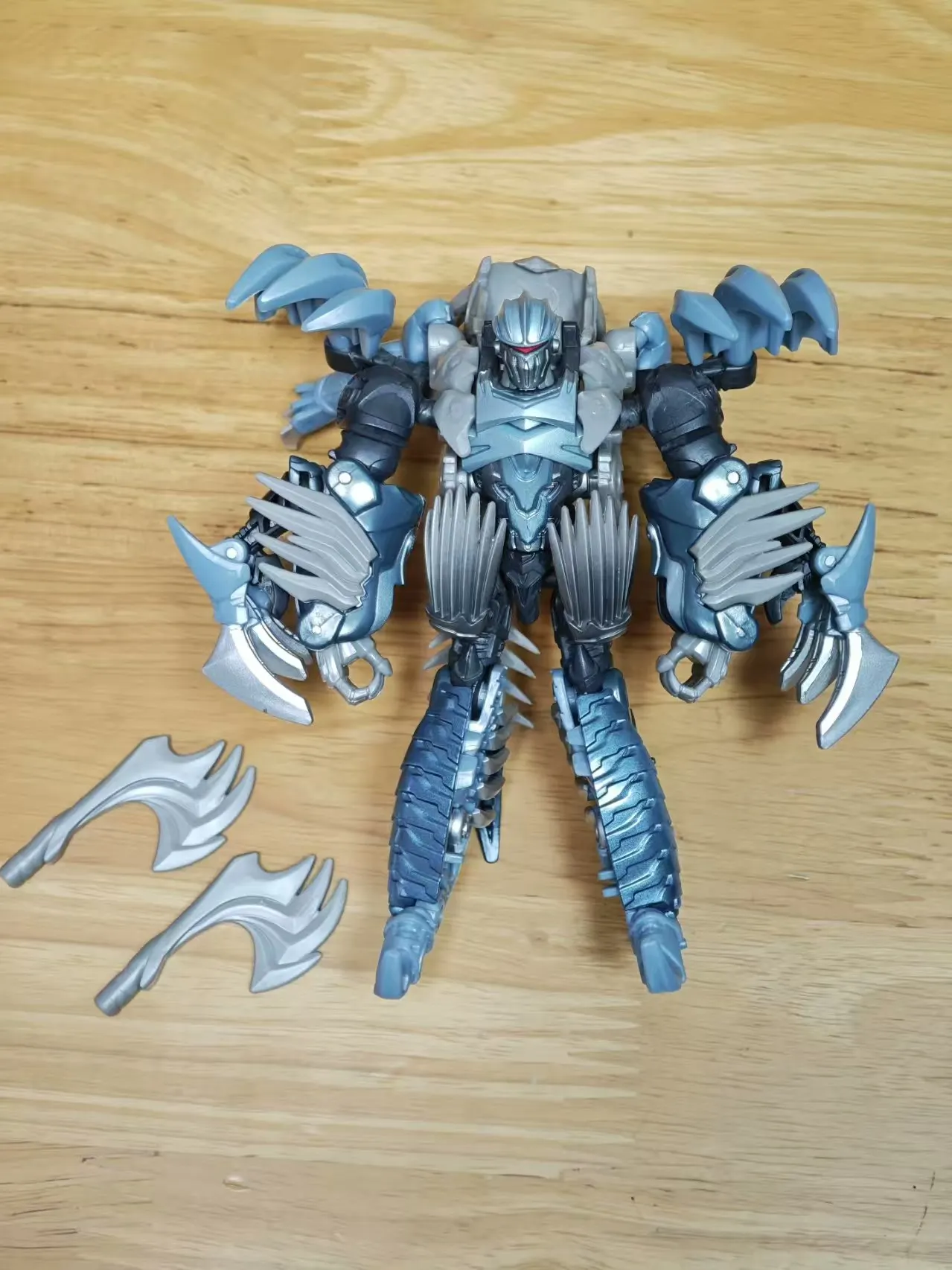 6.9인치 정품 재고 트랜스포머 G1 무비 5 D-클래스 디노봇 슬래시 스튜디오 시리즈 액션 피규어 모델 장난감 수집 취미