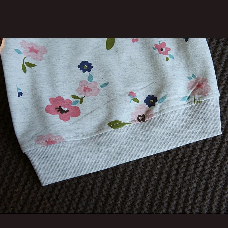 جديد الكورية نمط الفتيات قاعدة قميص الأطفال جولة الرقبة البلوز طويلة الأكمام أعلى لطيف الأزهار المطبوعة نمط طفلة أعلى