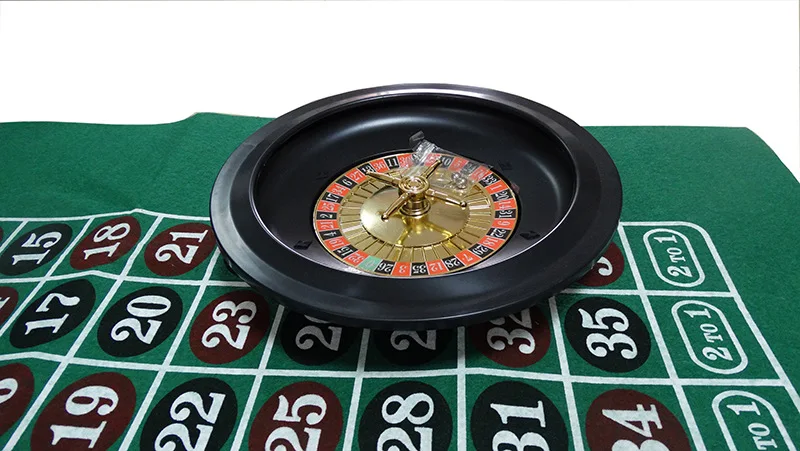 10 Inches Roulette Game Wheel with 100 Chips and Table Mat Entertainment Props Rotatable Drinking Game for KTV Party Adult Bar