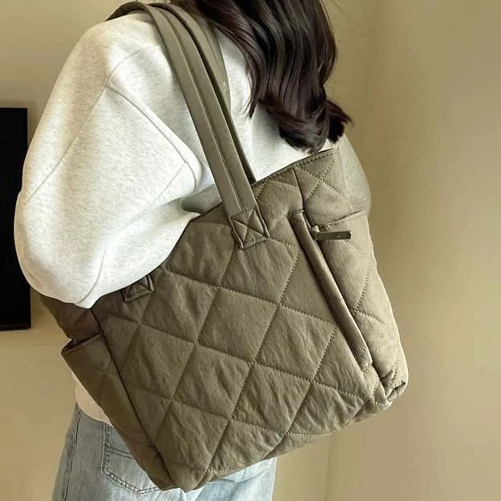 

Large Capacity Quilted Cotton Tote Bag Soft Portable Lingge Shoulder Bag Thickened Storage Pouch Commuting Handbag Students
