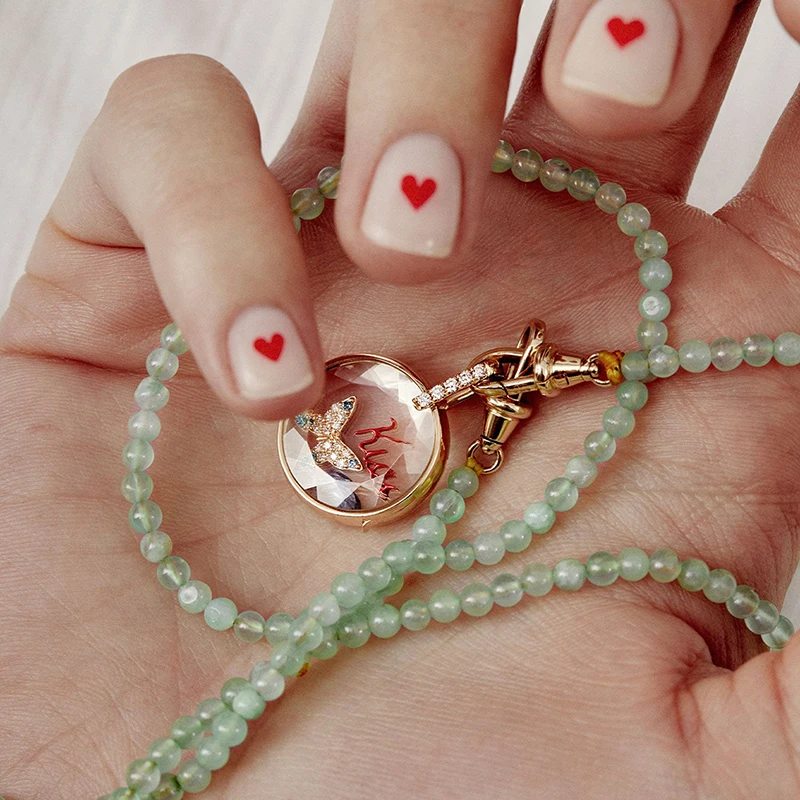 Retro Personality Picture Box Pendant With Openable DIY Pendant Hollow Design Transparent Box Gold-plated Color Preservation