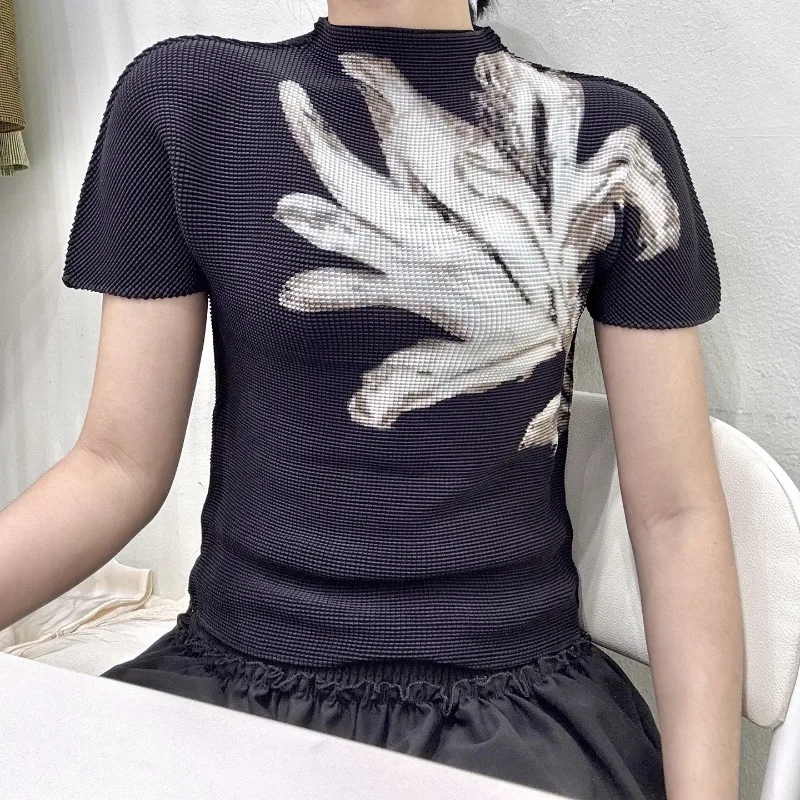 

Miyake Summer Thin Corn Kernel Pleated Women Tops Fashion Versatile Thin Pullover Wrinkle-Free T-shirt Simple Stretch Clothing