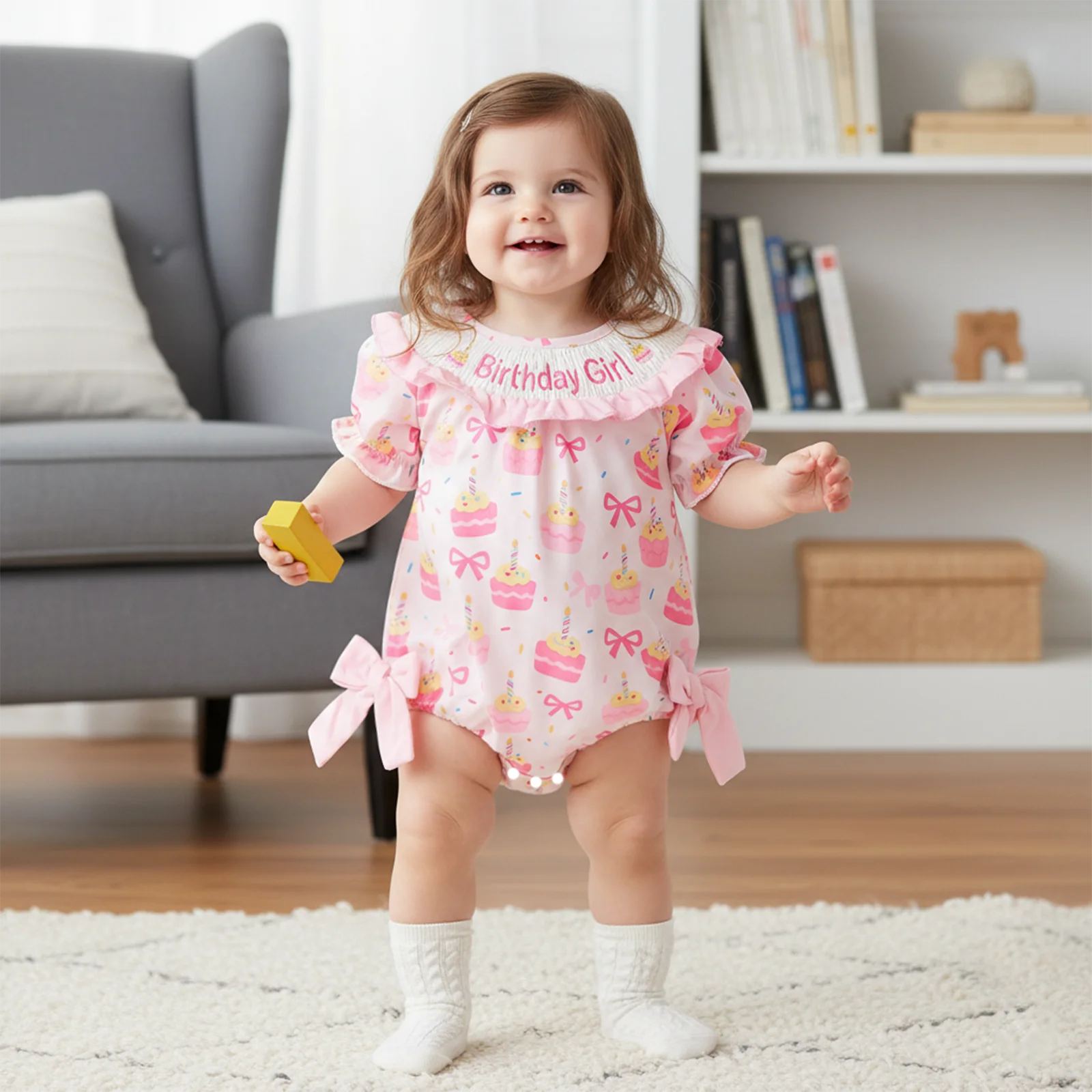 بدلة قفز لأعياد الميلاد للفتيات الصغيرات مطبوع عليها فيونكة كعكة وردية وأكمام قصيرة ورقبة دائرية مع فيونكة #2