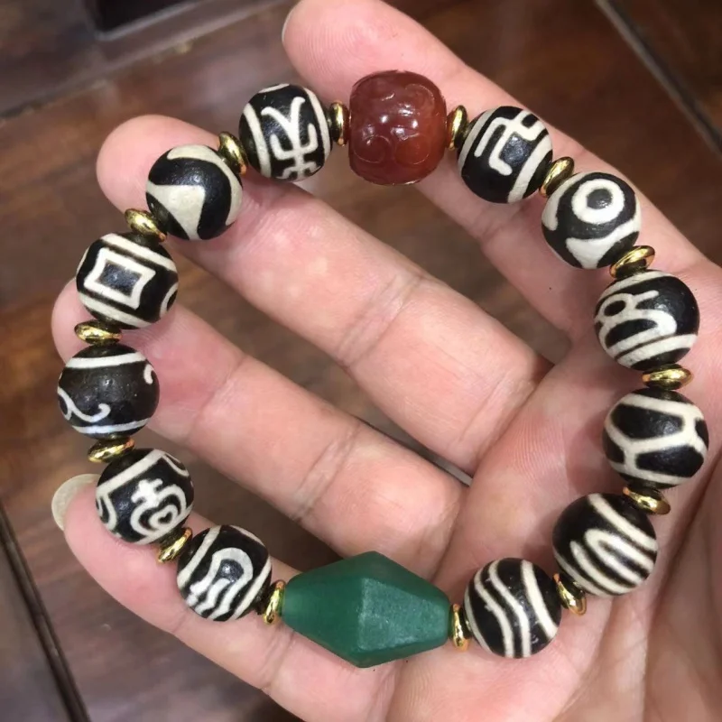 High-Oil Pulp Old Agate Return Pattern Black and White Ten Thousand Words Tibet Beads Bracelet Aquarius Three-Eye Bracelet Ornam