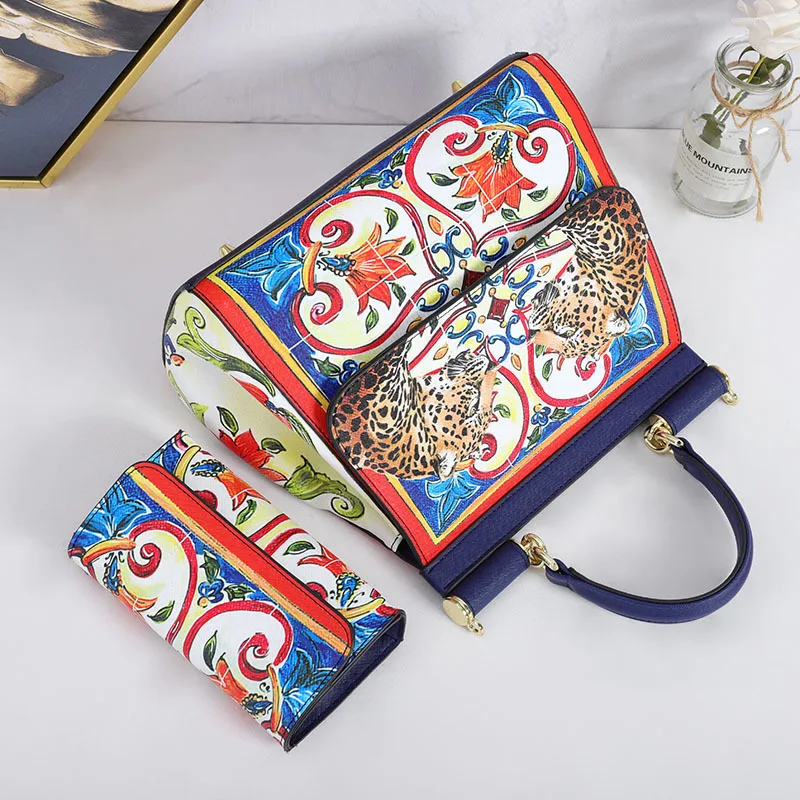 VM FASHION KISS 2023 Classic Women Frame Handbag And Purse Suit Europe America Printing Shoulder Totes Ladies Bag Bolsa Feminina