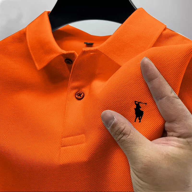 Herren-Poloshirt mit mehreren Farboptionen. Kurzärmeliges T-Shirt mit Pferdemotiv-Kragen. Business-Casual Atmungsaktive Golfkleidung – Detail 5