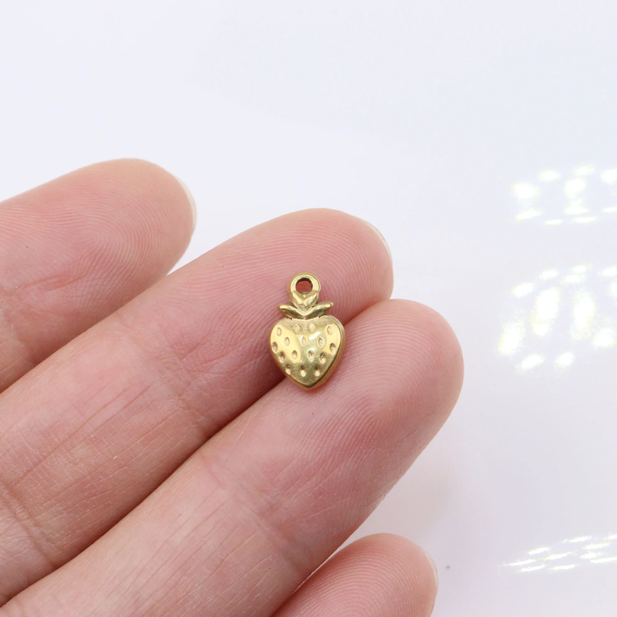 5pcs Wholesale Casting Stainless Steel High Quality Mini Strawberry Girl Unfading Charms Pendant DIY Necklace Earrings Bracelets