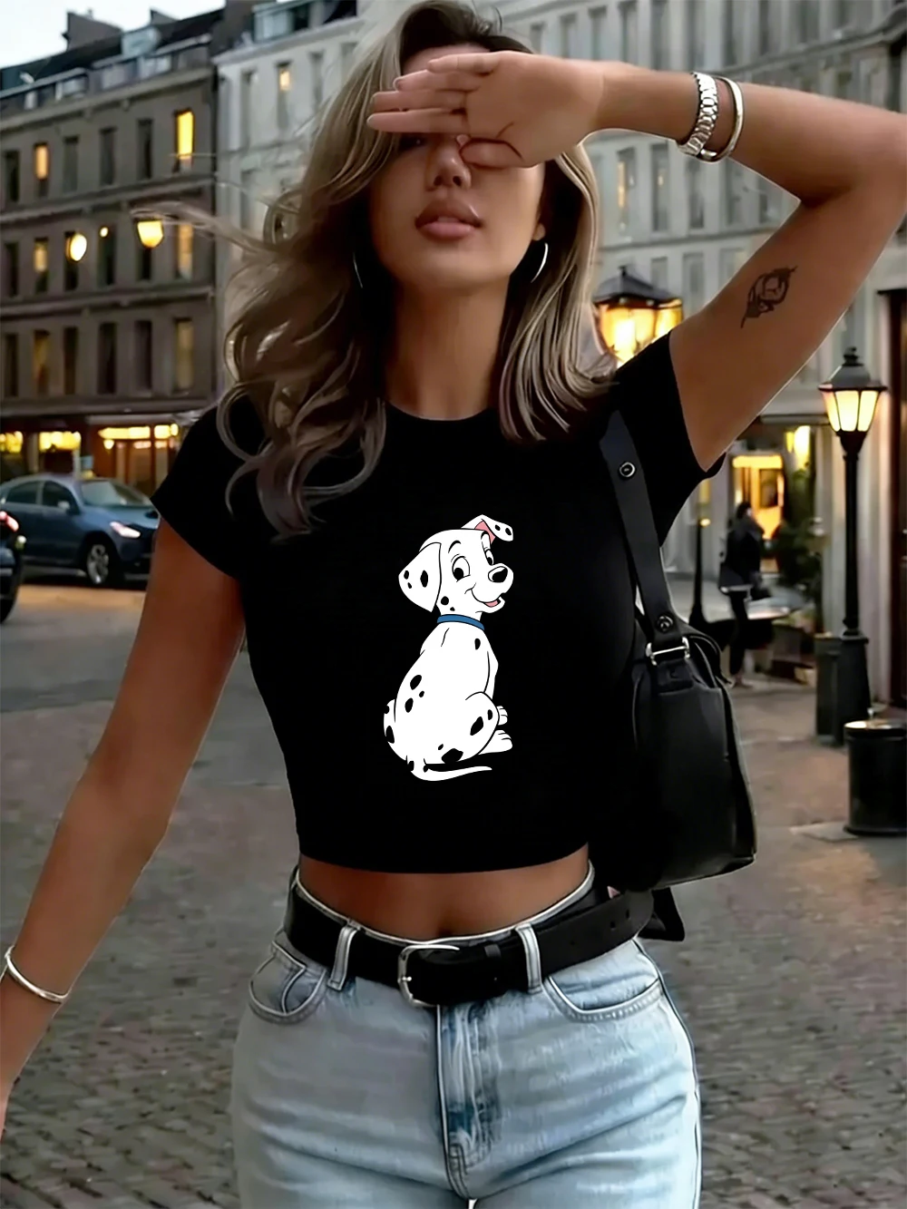 Dalmatiner Welpen Drucke Damen Crop T-Shirts Sommer Hochelastische O-Ausschnitt Tops Y2K Fitting Slim Streetwear Bequeme weiche Kleidung