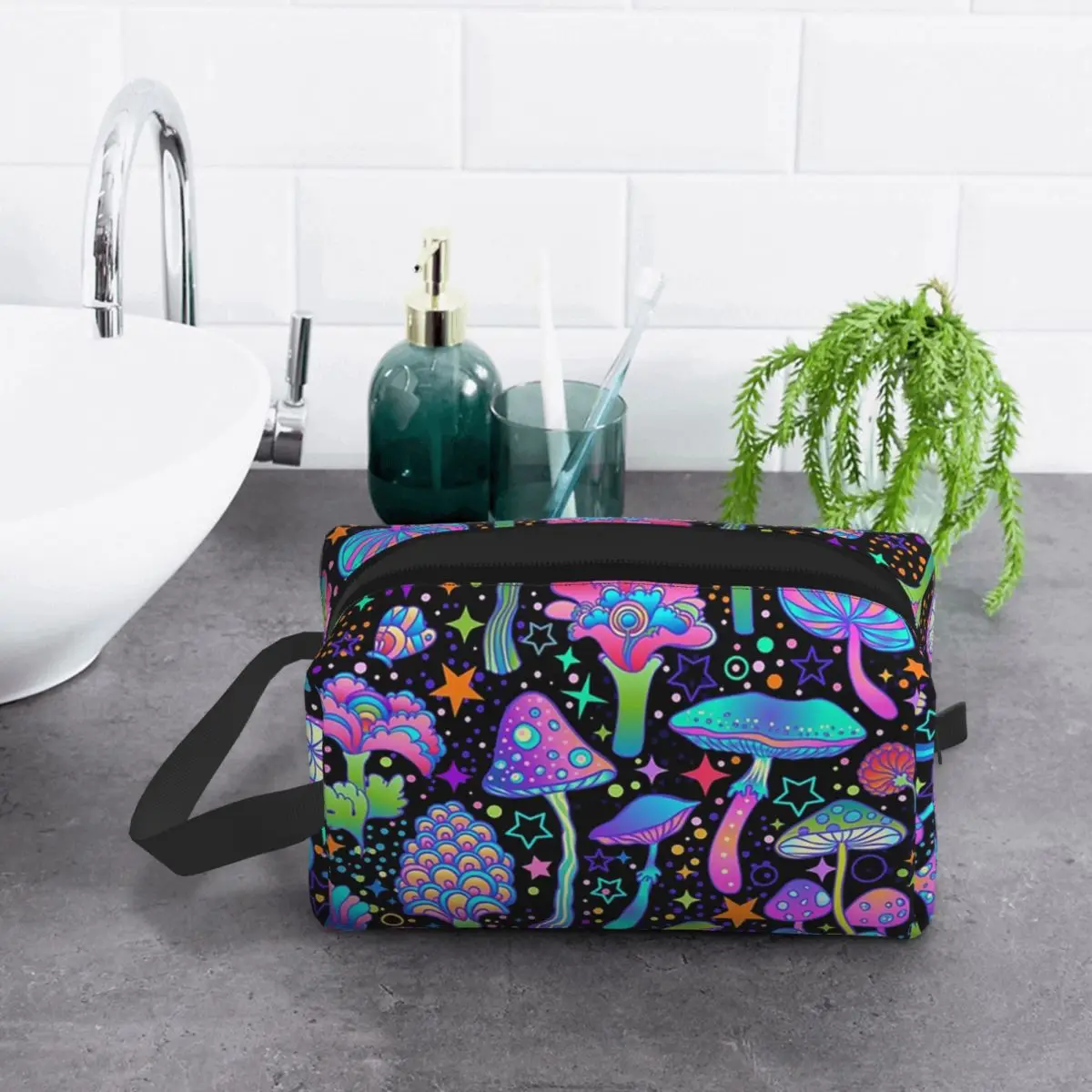 Psychedelic Magic Mushrooms Print Lava Makeup Bag Cosmetic Organizer Storage Dopp Kit Toiletry Cosmetic Bag for Women Beauty view 3