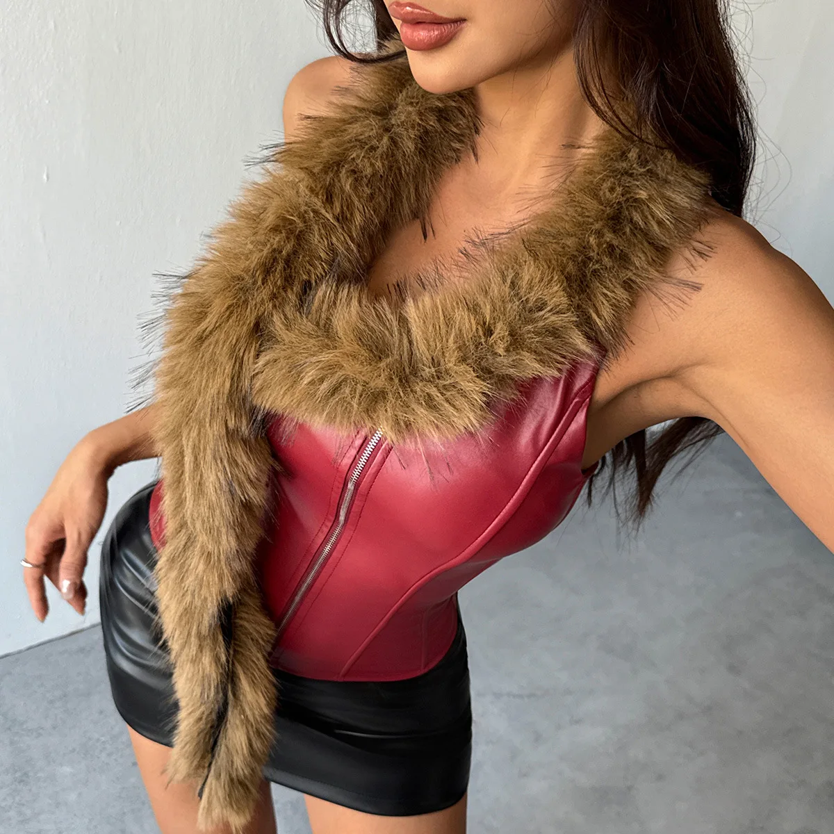 

Исключительный корсет-бюстье из экологичной кожи премиум-класса, бесшовный, моделирующий фигуру, без бретелек, с косточками