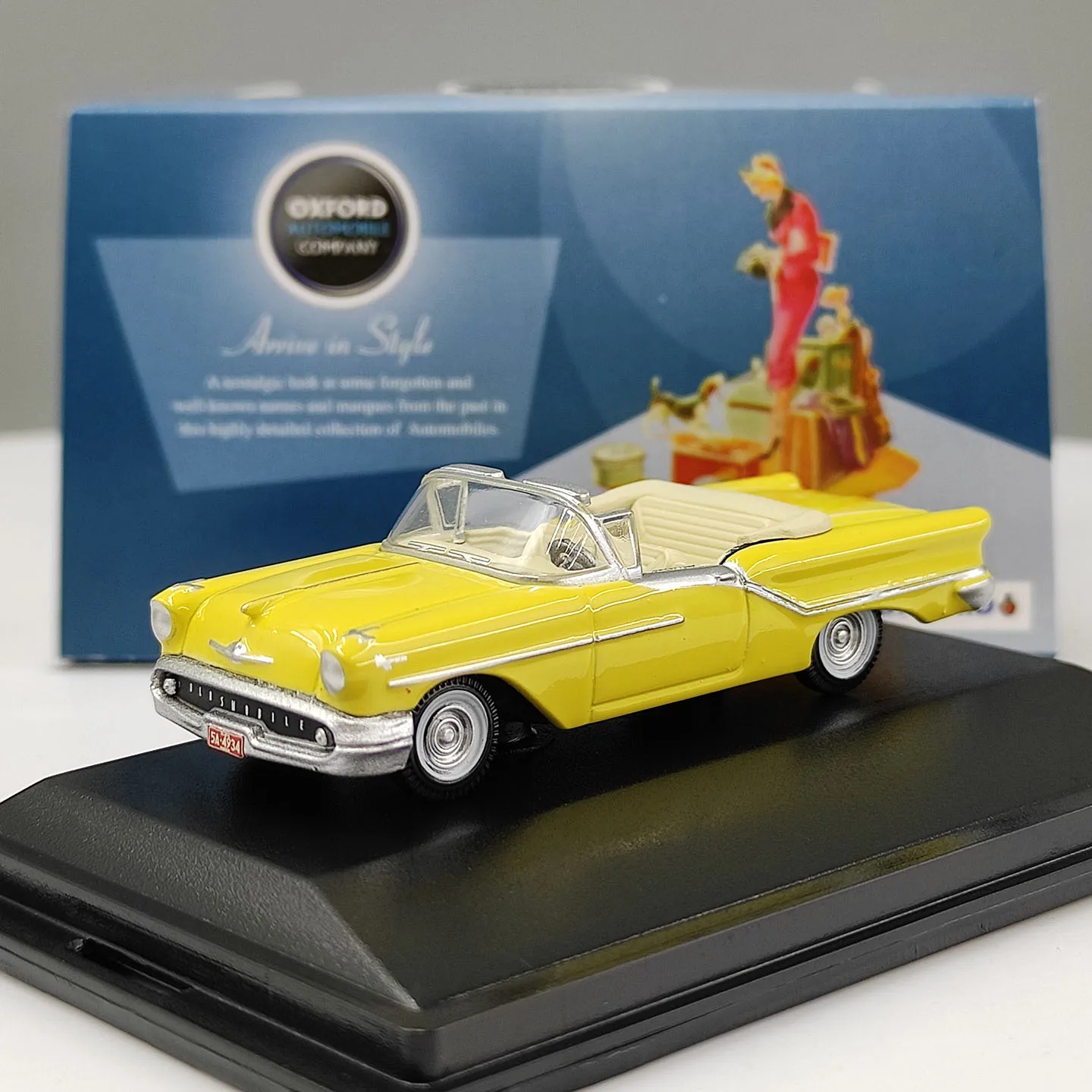 Diecast OXFORD 1:87 Scale Oldsmobile 88 Convertible 1957 Alloy Car Model