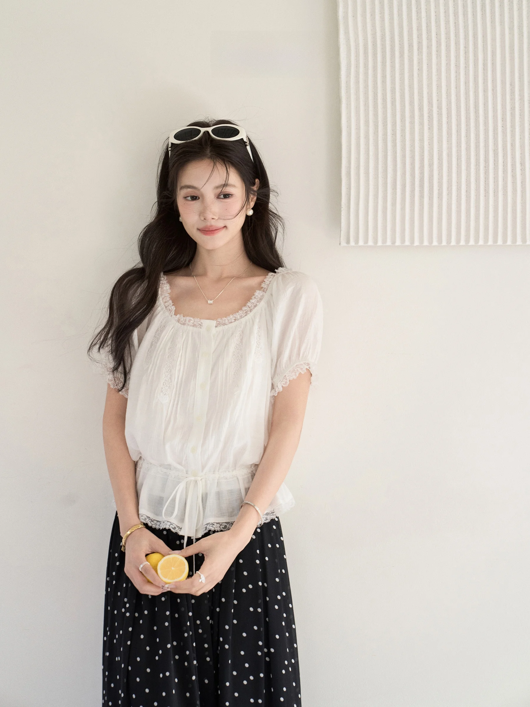 

Feminine Lace Trim Short Sleeve Shirt for plus Size Women Summer Breathable French Style Floral Print Square Collar Blouse