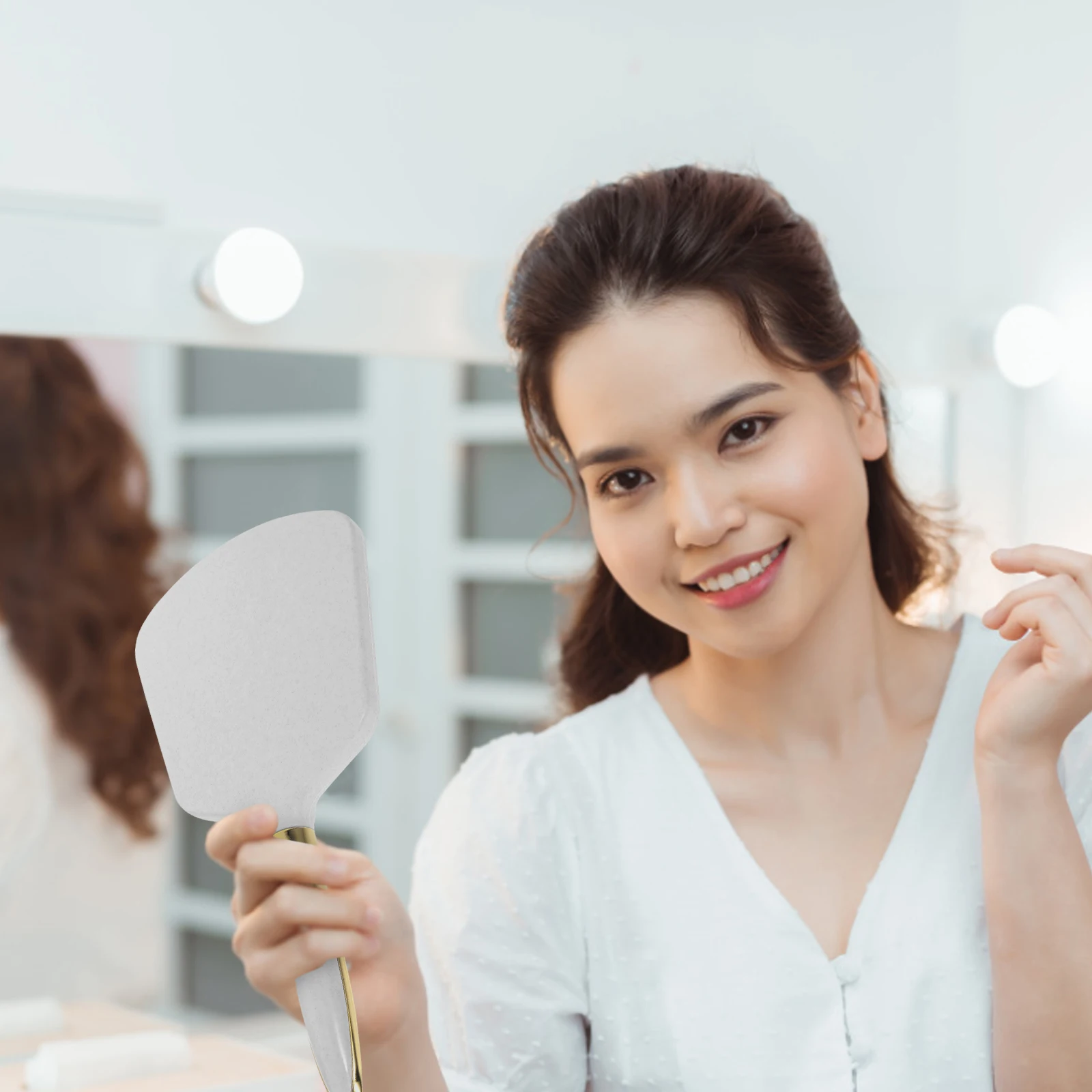 

Handheld Makeup Mirror Fashionable and Practical Easy to Carry Suitable for Anywhere You Go Hand Mirror Makeup Accessories