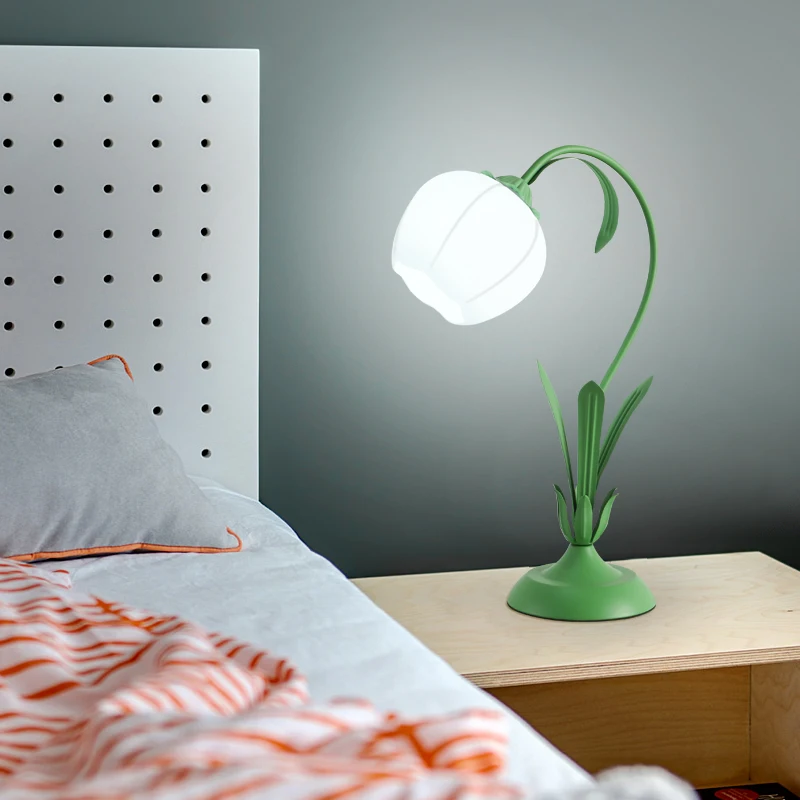 ULANI lampada da tavolo a LED nordica creativa verde Vintage illuminazione da scrivania in vetro arredamento moderno per la casa soggiorno camera da letto comodino